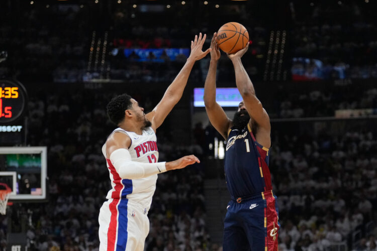 Harden shows his vintage form in helping Cavs close out Game 3 win over Pistons
